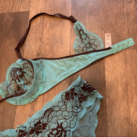 VS Vintage Y2K Very sexy collection lace bra & panty set - Picture 6 of 13